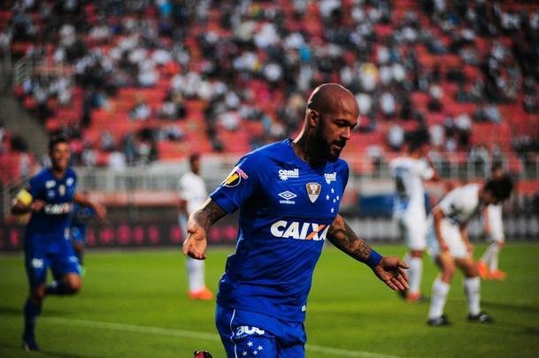 Fotos da vitória do Cruzeiro sobre o Santos, por 1 a 0, no Pacaembu, com gol de Bruno Silva