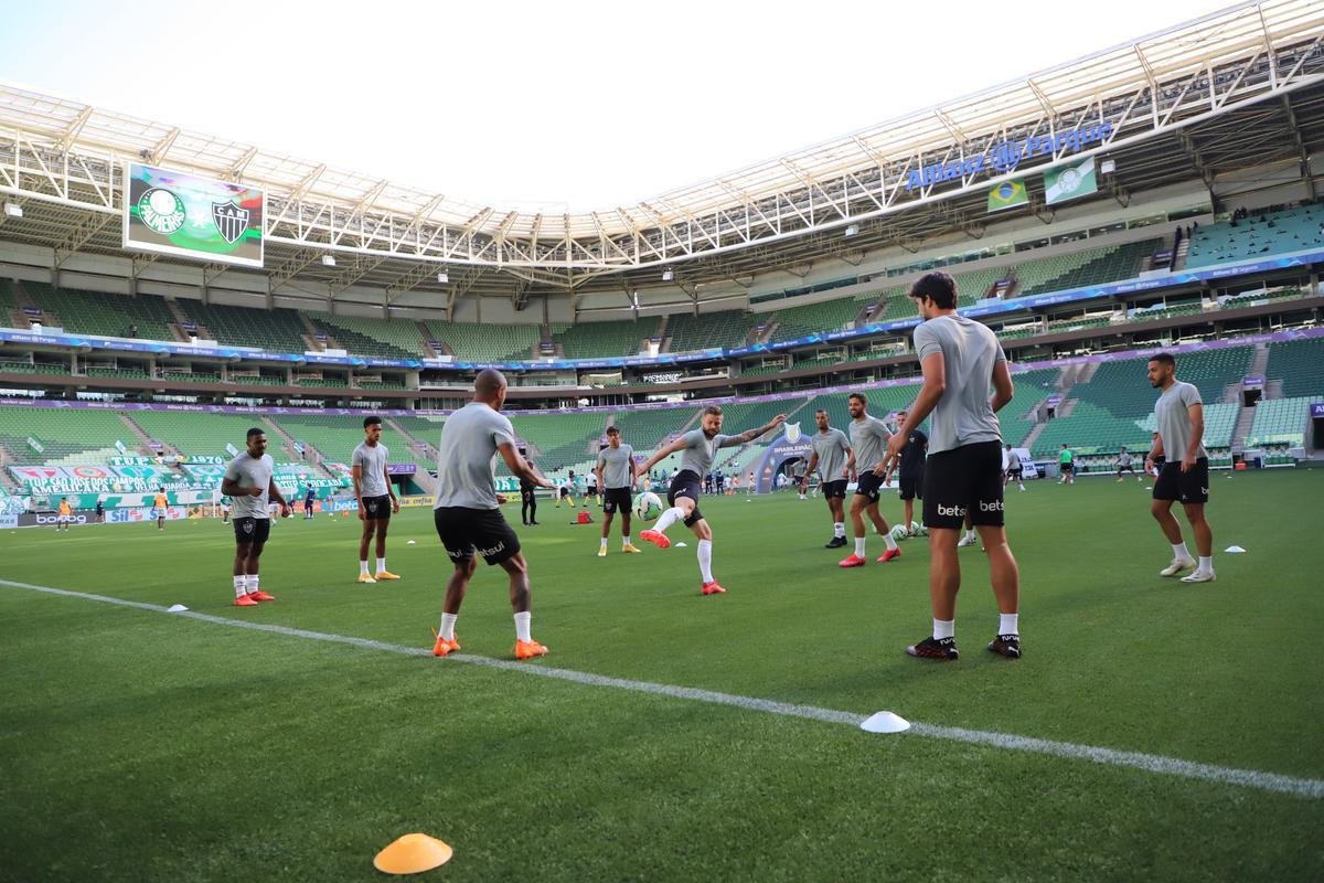 Fotos do aquecimento do Atltico no Allianz Parque antes do jogo contra o Palmeiras pela 19 rodada do Campeonato Brasileiro