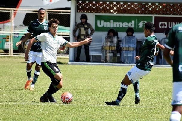 Fotos da partida entre Caldense x Amrica, disputado no Ronaldo, em Poos de Caldas, pela estreia do Mineiro
