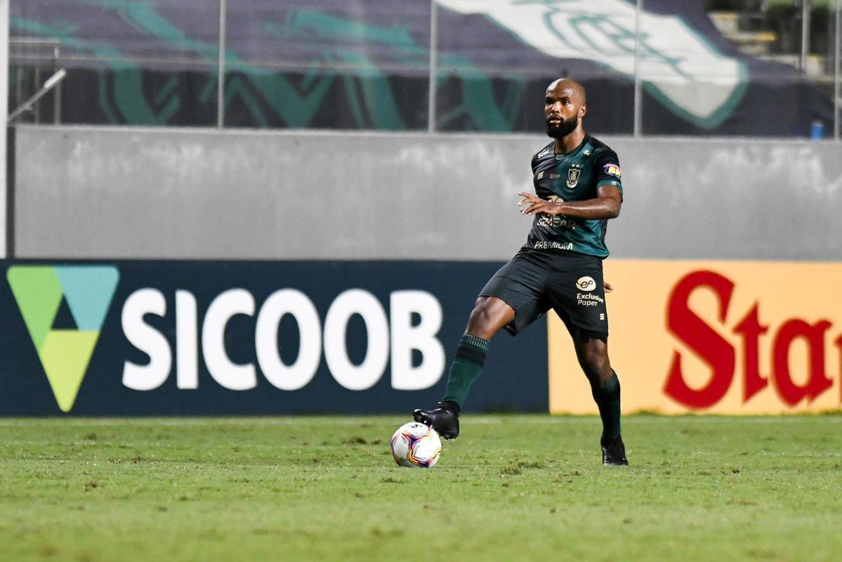 Imagens da vitória do América por 1 a 0 sobre o CRB, no Independência, pela Série B do Brasileiro