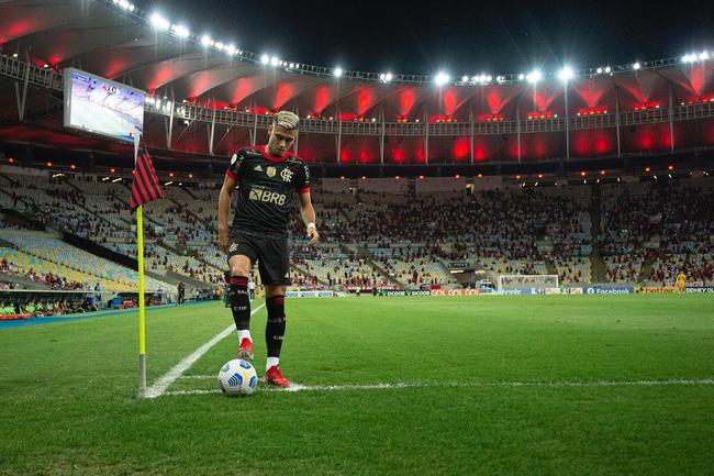 Andreas Pereira pelo Flamengo em partida contra o Juventude, pelo Brasileirão