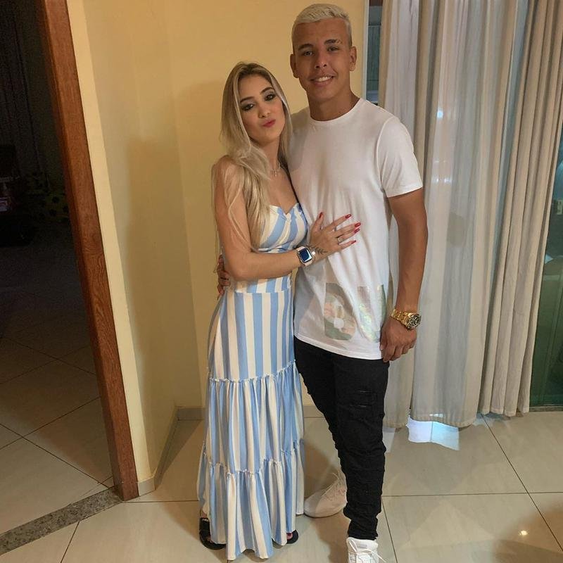 Vinicius Pop celebrou o Natal com a namorada 