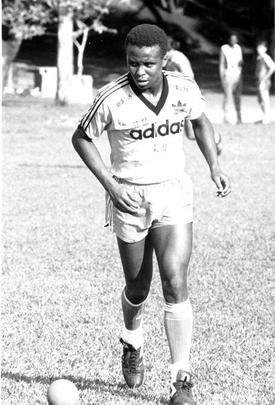 Imagens do Cruzeiro com a camisa da Adidas (Arquivo/Estado de Minas)