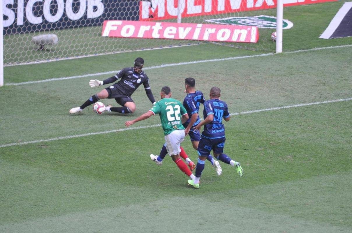 Imagens de Cruzeiro x CSA, no estdio Independncia, em Belo Horizonte, pela 2 rodada da Srie B