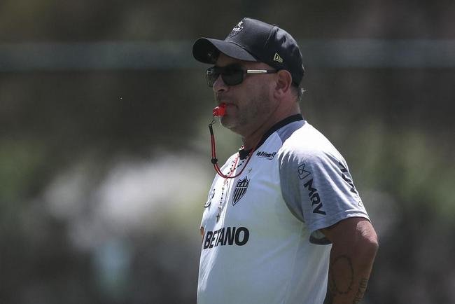 Atl�tico segue prepara��o para o cl�ssico; veja fotos