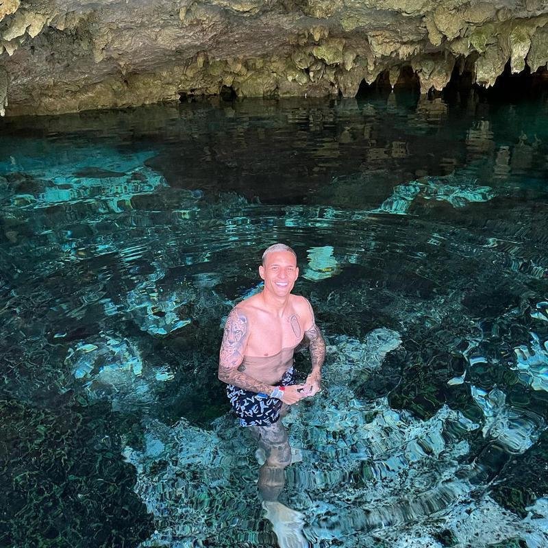 Lateral-esquerdo Guilherme Arana viajou com a famlia nas frias