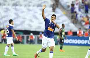 O Cruzeiro venceu o Amrica por 2 a 0, no dia 9 de fevereiro de 2014, no Mineiro, em Belo Horizonte, pela 4 rodada do Campeonato Mineiro. Os gols da Raposa foram marcados pelo zagueiro Lo.