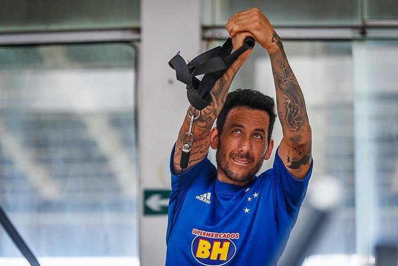 Ariel Cabral - Valor de mercado em 27/11/2019: 1 milho de euros. Valor de mercado em 08/04/2020: 800 mil euros.