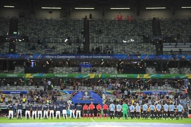 Fotos de Uruguai x Equador, no Mineiro