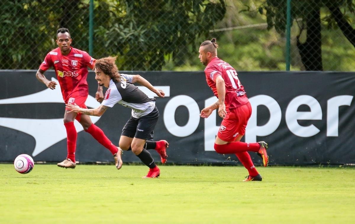 Imagens do jogo-treino do Atltico com o Guarani de Divinpolis