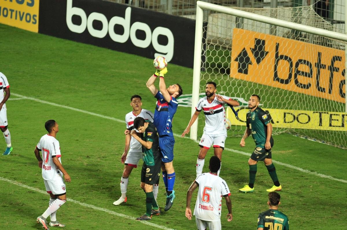 Amrica e Botafogo-SP se enfrentaram no Independncia, pela 35 rodada da Srie B