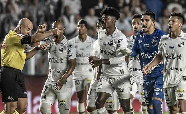 Santos foi punido pelo STJD aps confuso em jogo contra o Corinthians