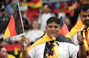 Fotos das torcidas de Espanha e Alemanha, no jogo deste domingo, no Estdio Al Bayt, em Al Khor, pelo Grupo E da Copa do Mundo