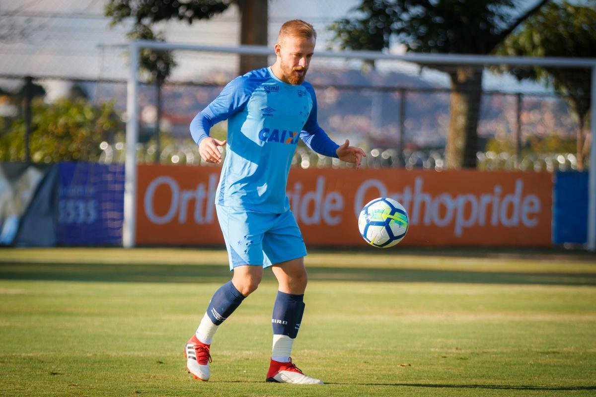 Cruzeiro encerrou preparao para jogo com Palmeiras em treino fechado na Toca da Raposa II