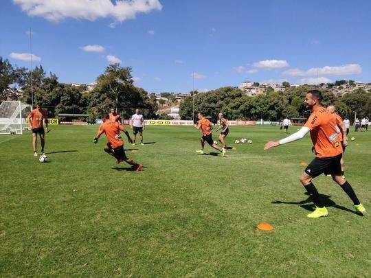 Jogadores do Atlético treinaram na manhã deste domingo, em preparação para jogo contra La Equidad-COL