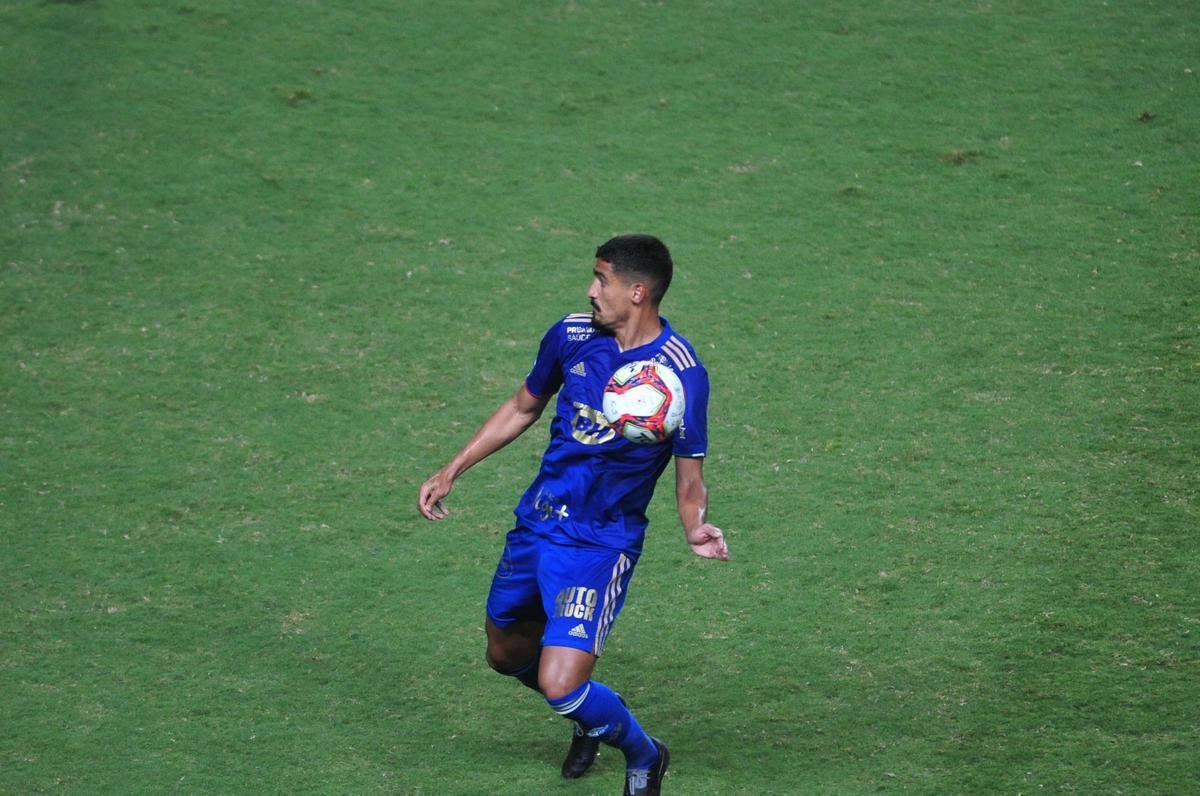 Fotos de Coimbra x Cruzeiro, no Independncia, pela 8 rodada do Mineiro. William Pottker e Felipe Augusto fizeram os gols da vitria celeste por 2 a 0.