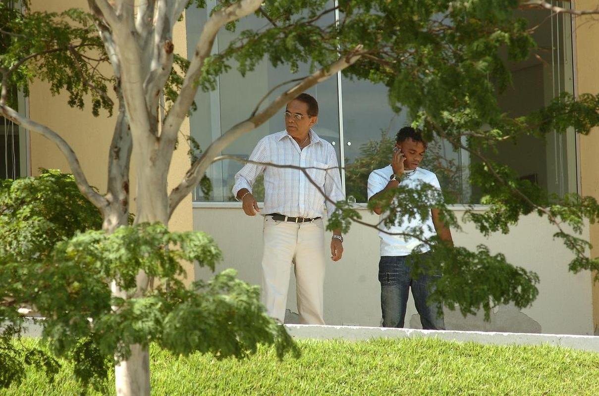 04/01/2008- Benecy Queiroz na Toca da Raposa II com o atacante Carlinhos Bala