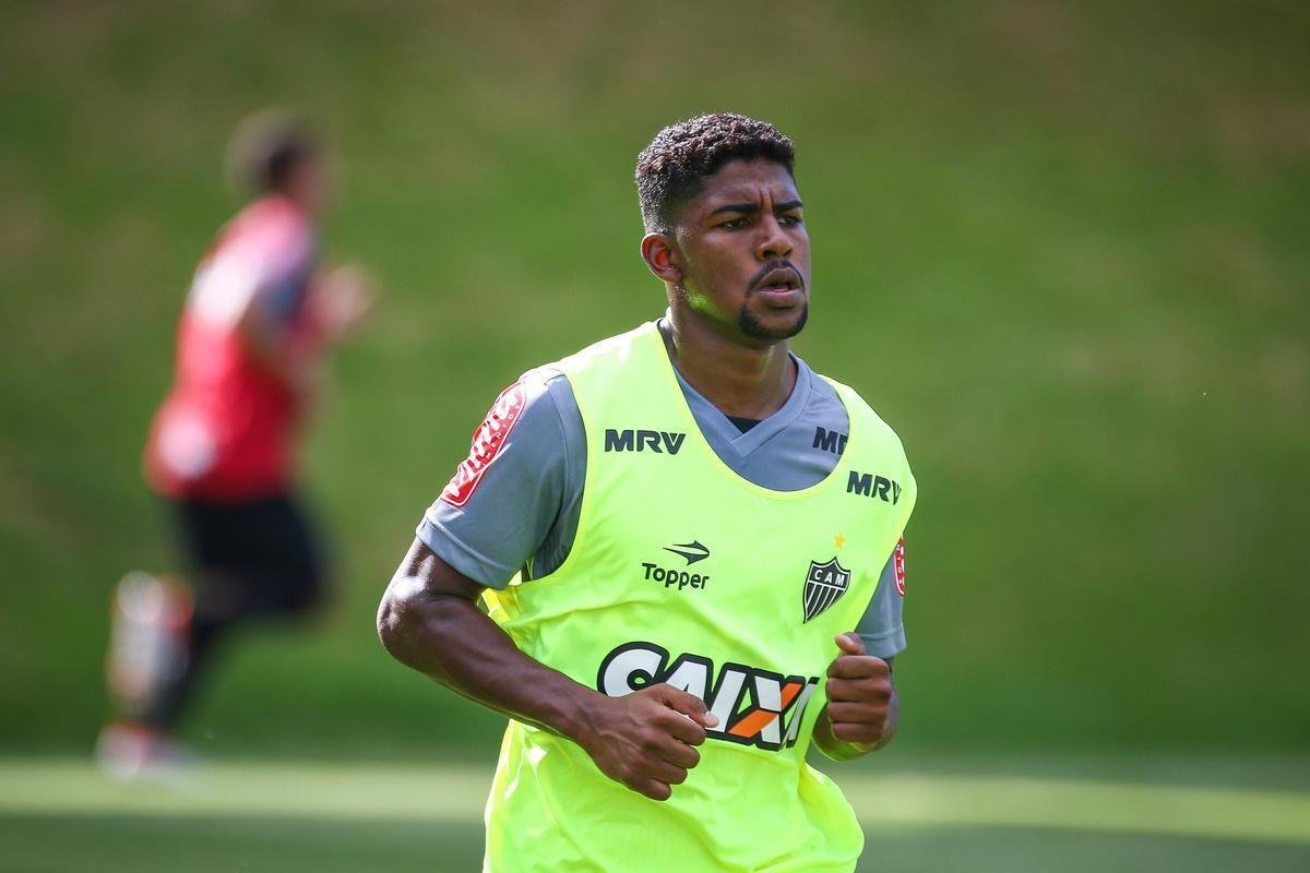 Capixaba atualmente defende o Amrica, tambm por emprstimo.