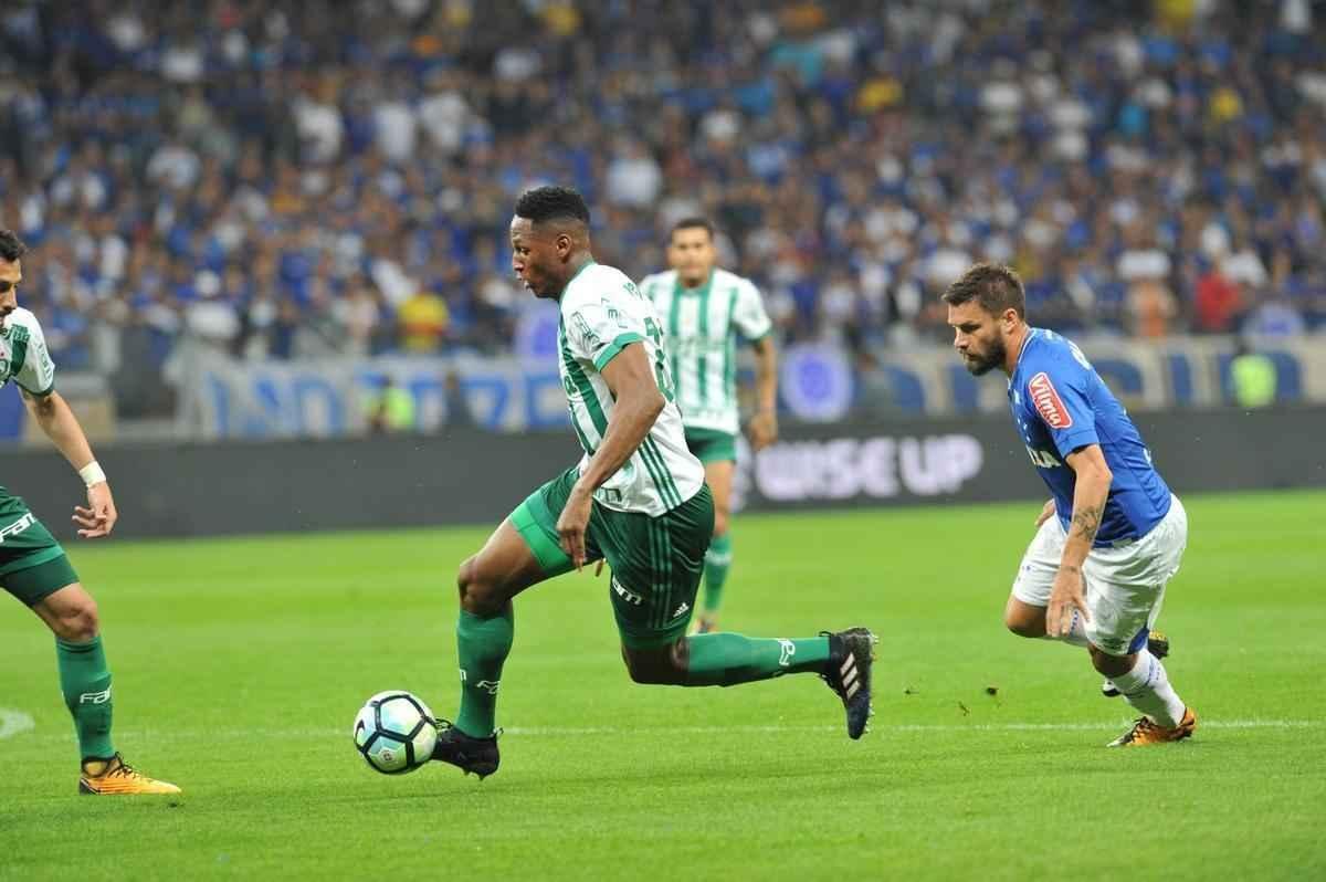 Imagens do jogo entre Cruzeiro e Palmeiras, pelas quartas de final da Copa do Brasil, no Mineiro