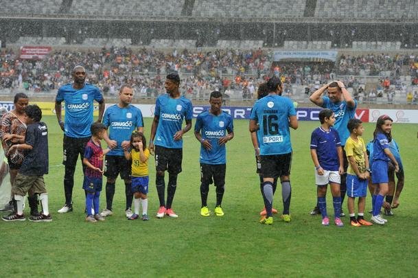 Fotos do 'Game of Dreams', jogo festivo dos Amigos do Ronaldinho contra os Amigos do Penta