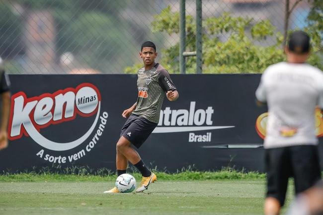 Atacante - S�vio: categorias de base