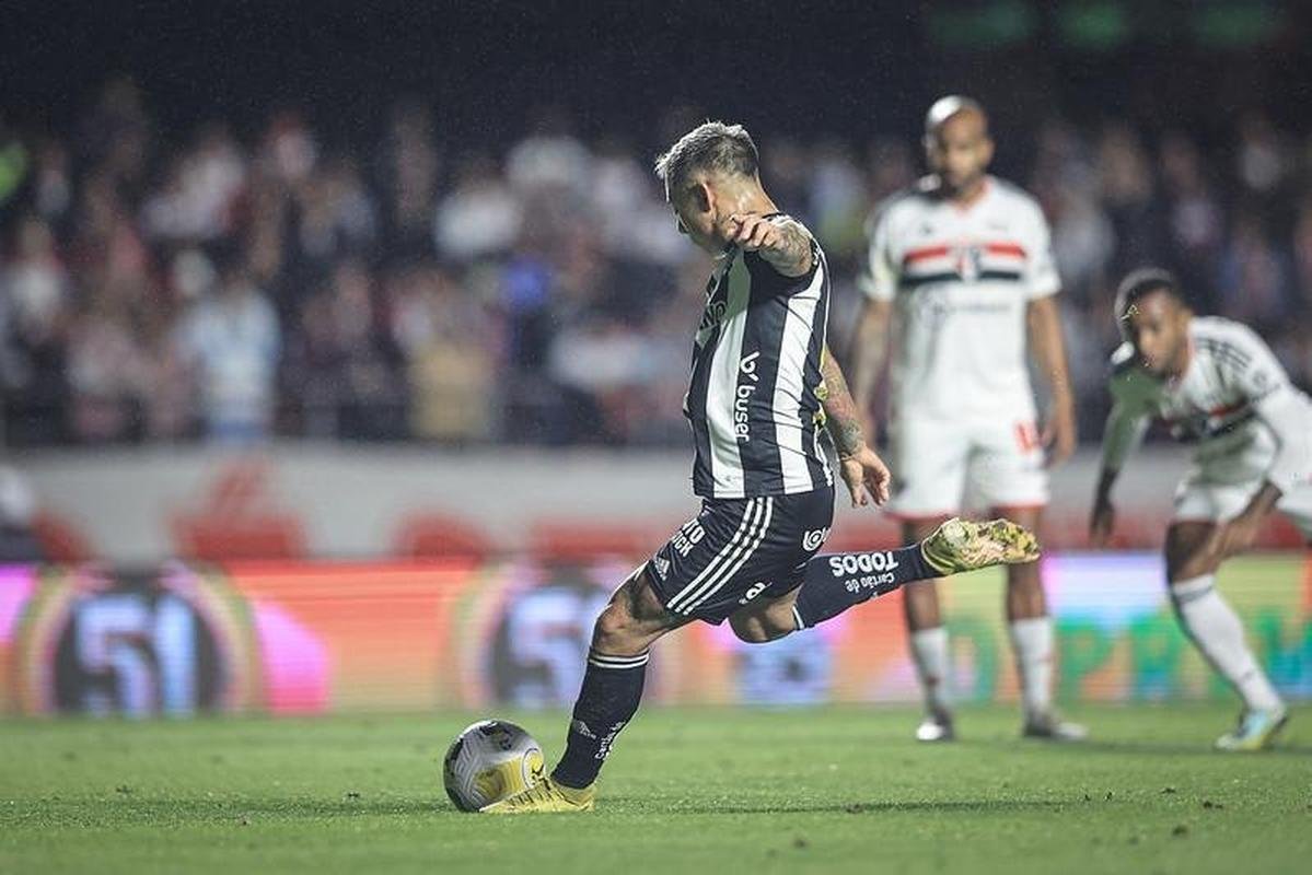 So Paulo e Atltico se enfrentaram nesta tera-feira (1/11) pela 35 rodada do Campeonato Brasileiro