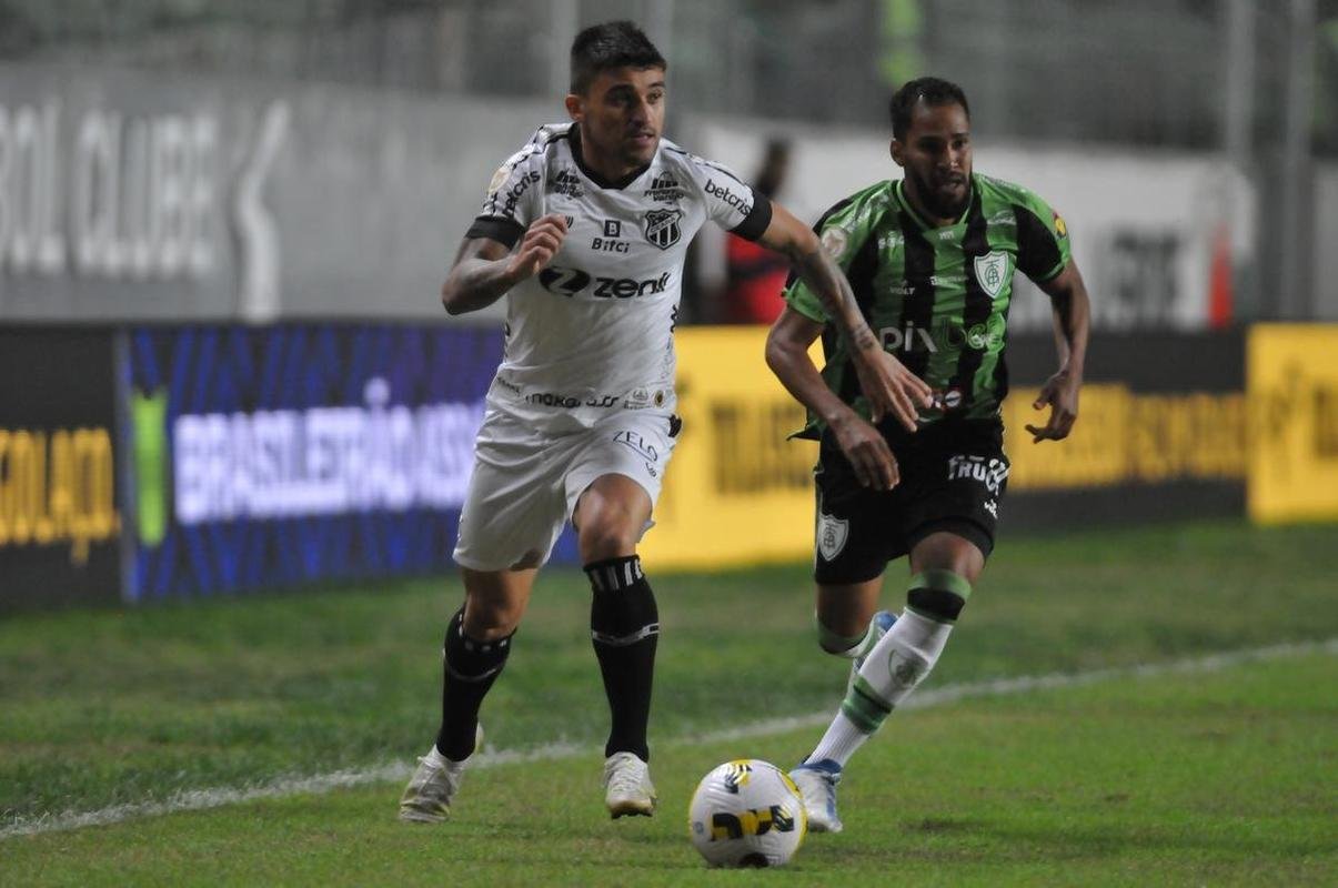 Fotos do jogo entre Amrica e Cear, no Estdio Independncia, em Belo Horizonte, pela 10 rodada da Srie A do Brasileiro