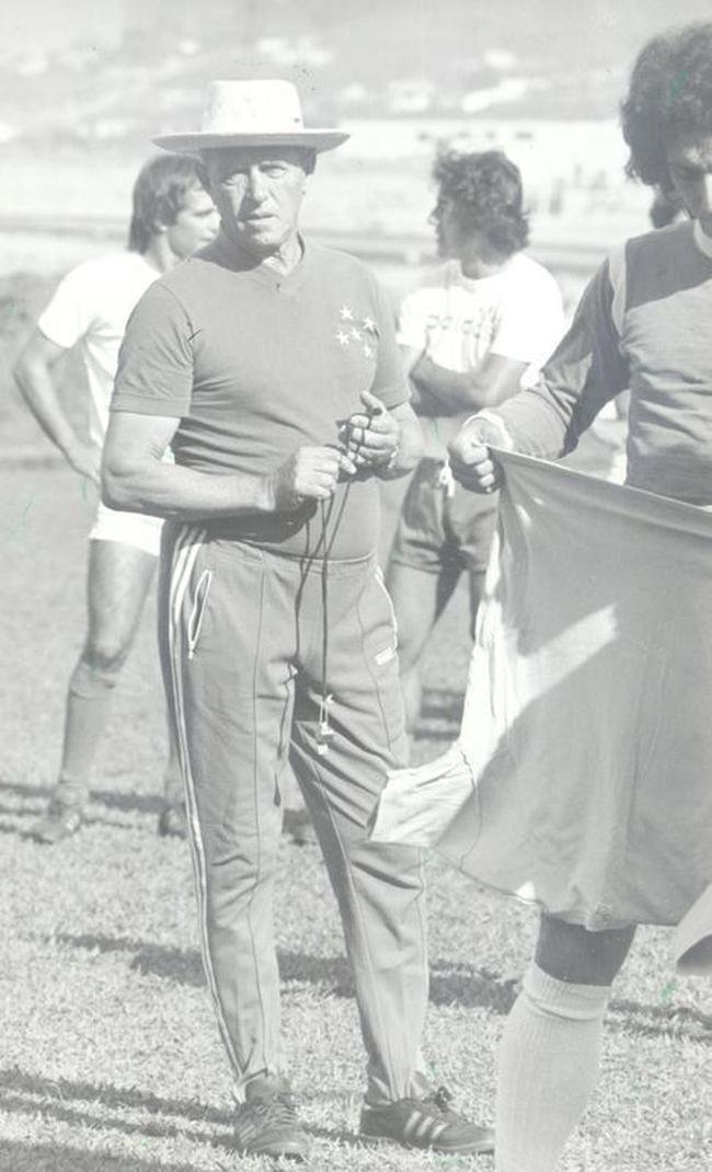 Zezé Moreira comandou o Cruzeiro entre 1975 e 1977 e passou pelo Belenenses-POR em 1971/72