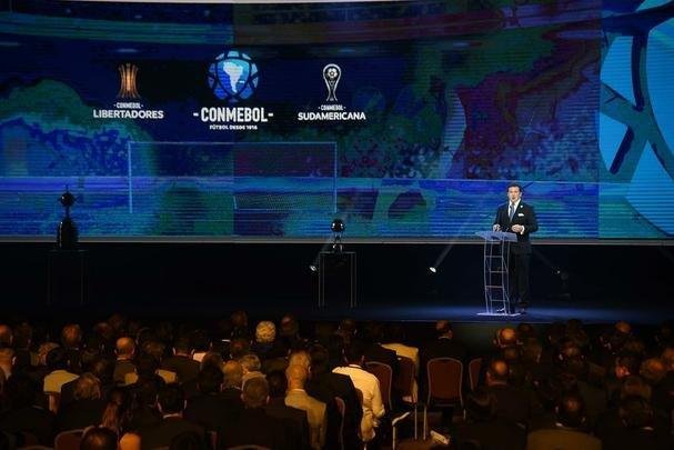 Imagens dos sorteios das Copas Sul-Americana e Libertadores em Luque, no Paraguai