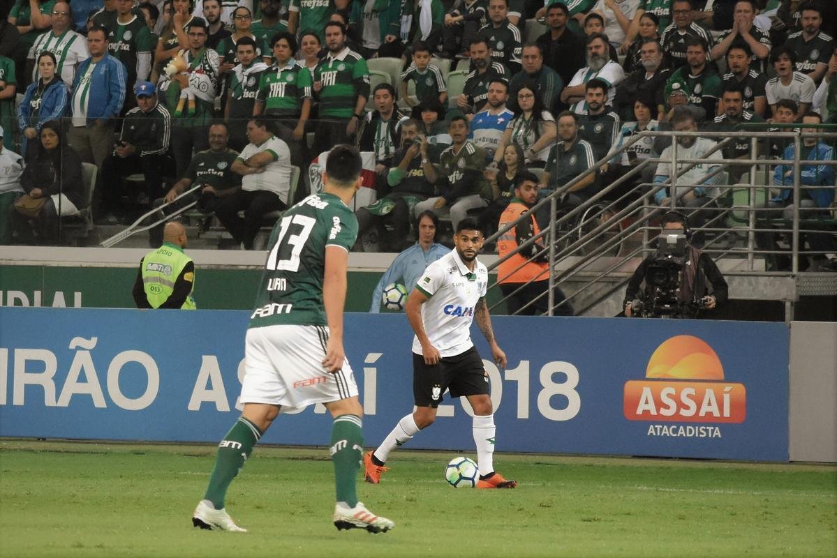 Amrica foi goleado pelo Palmeiras por 4 a 0 no Allianz Parque, mas ainda est vivo na luta contra a queda