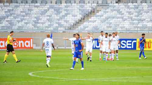 Alberto Rodrigues, da Itatiaia, desabafa após derrota do Cruzeiro: Vergonha  - Superesportes