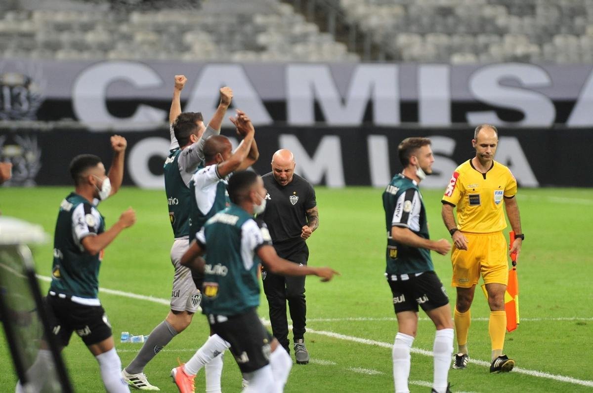Fotos do jogo entre Atltico e Grmio, no Mineiro