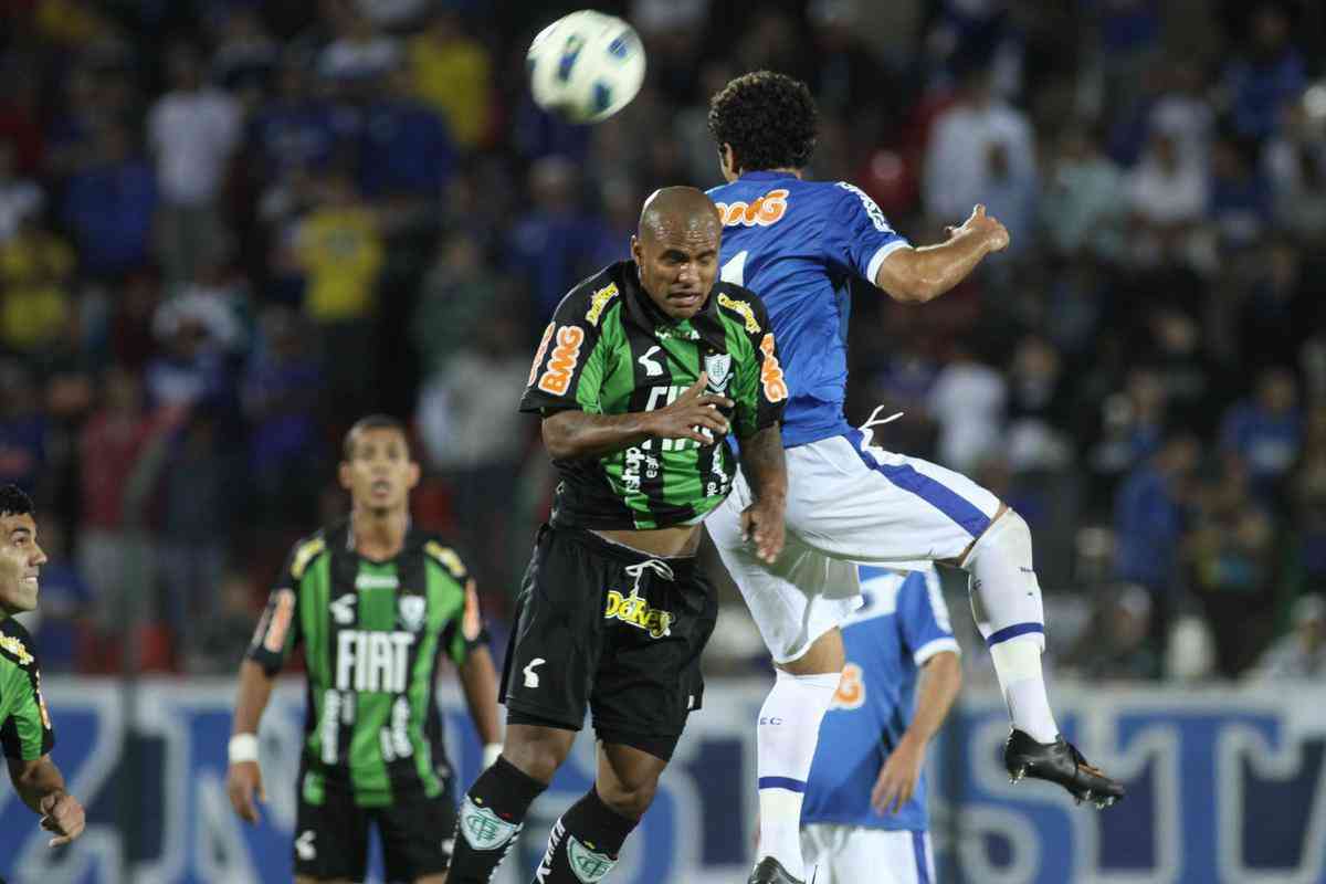 Cruzeiro e Amrica empataram em 0 a 0, no dia 18 de setembro de 2011, na Arena do Jacar, em Sete Lagoas, pela 24 rodada da Srie A do Campeonato Brasileiro.