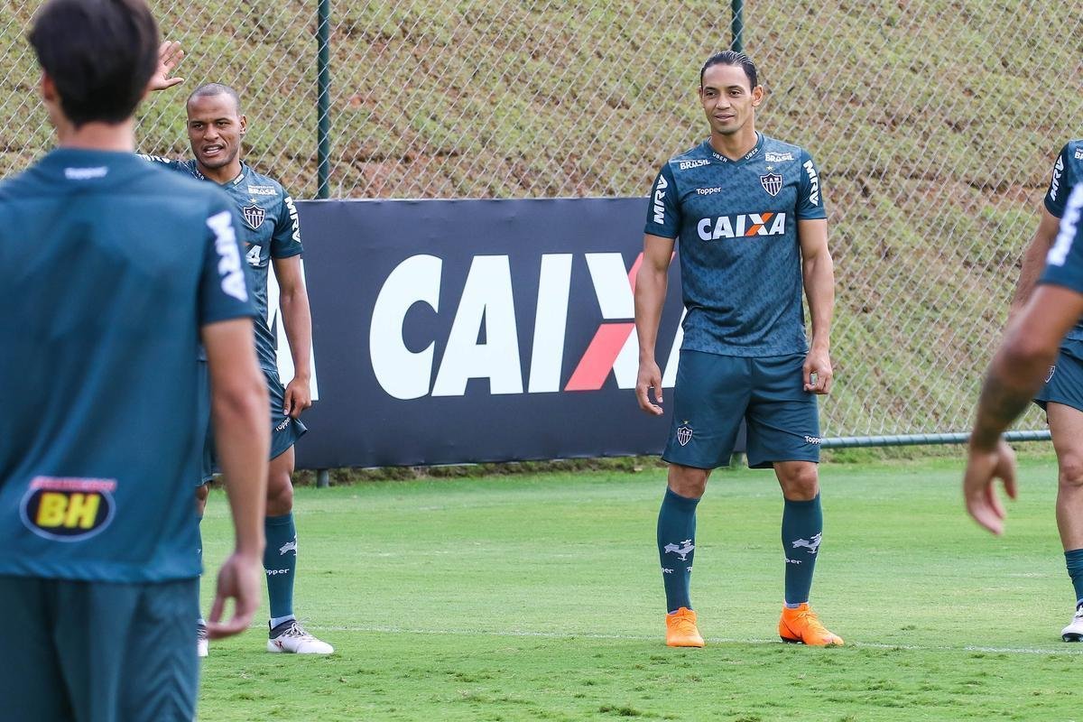Jogadores e comisso tcnica do Atltico utilizaram novo uniforme pela primeira vez