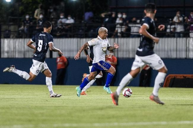 Fotos do jogo entre Remo e Cruzeiro, no Estdio Baeno, em Belm, pela 13 rodada da Srie B do Campeonato Brasileiro