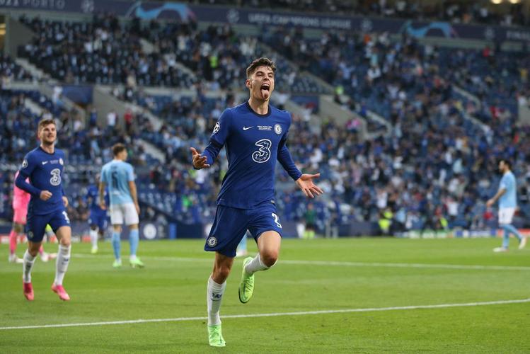 Imagens da grande decisão entre Manchester City e Chelsea no Estádio do Dragão