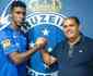 Artilheiro da base do Cruzeiro assina primeiro contrato profissional pelo clube