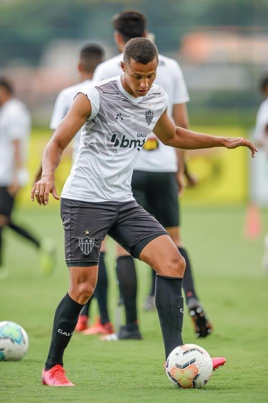 Veja fotos do treino do Atltico