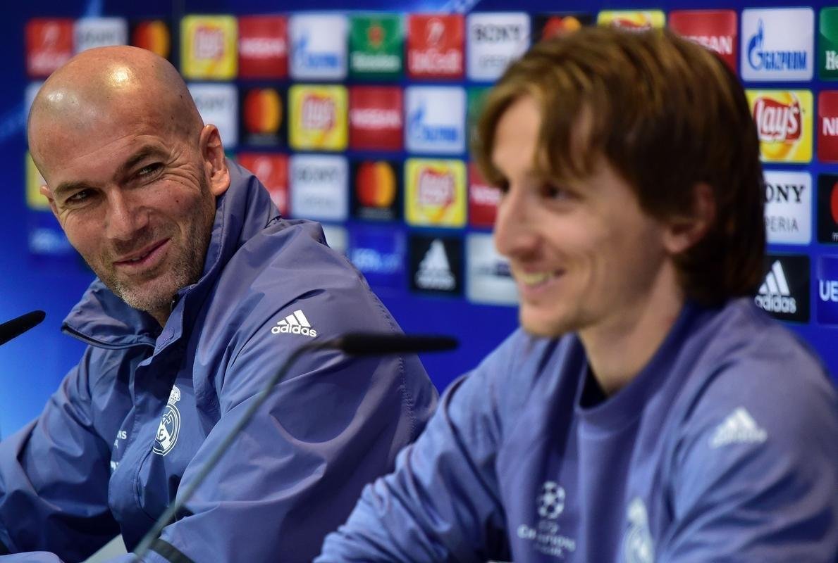 Veja imagens de Zidane como tcnico do Real Madrid