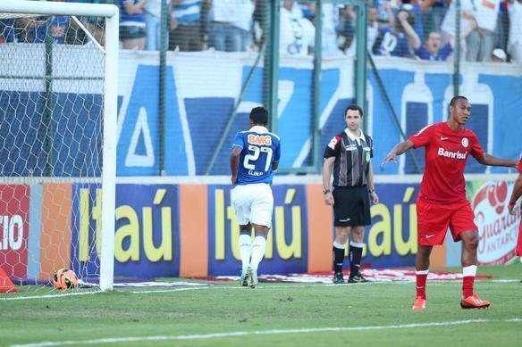 Imagens do jogo entre Cruzeiro e Internacional, na Arena do Jacar, pelo Brasileiro