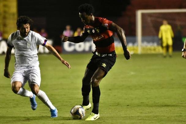 De virada e com gols de Hernane e Guilherme, o Sport reencontrou o caminho das vitórias, diante do Paraná, na Ilha do Retiro, pela 31ª rodada da Série B