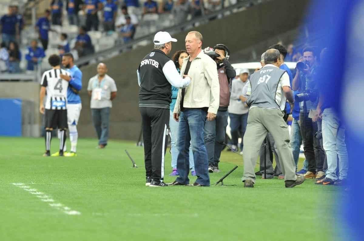 Imagens da torcida e da partida entre Cruzeiro e Santos, no Mineiro