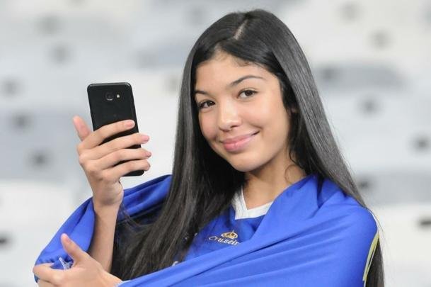 Fotos da torcida cruzeirense, no Mineiro, na partida contra o Internacional pela semifinal da Copa do Brasil