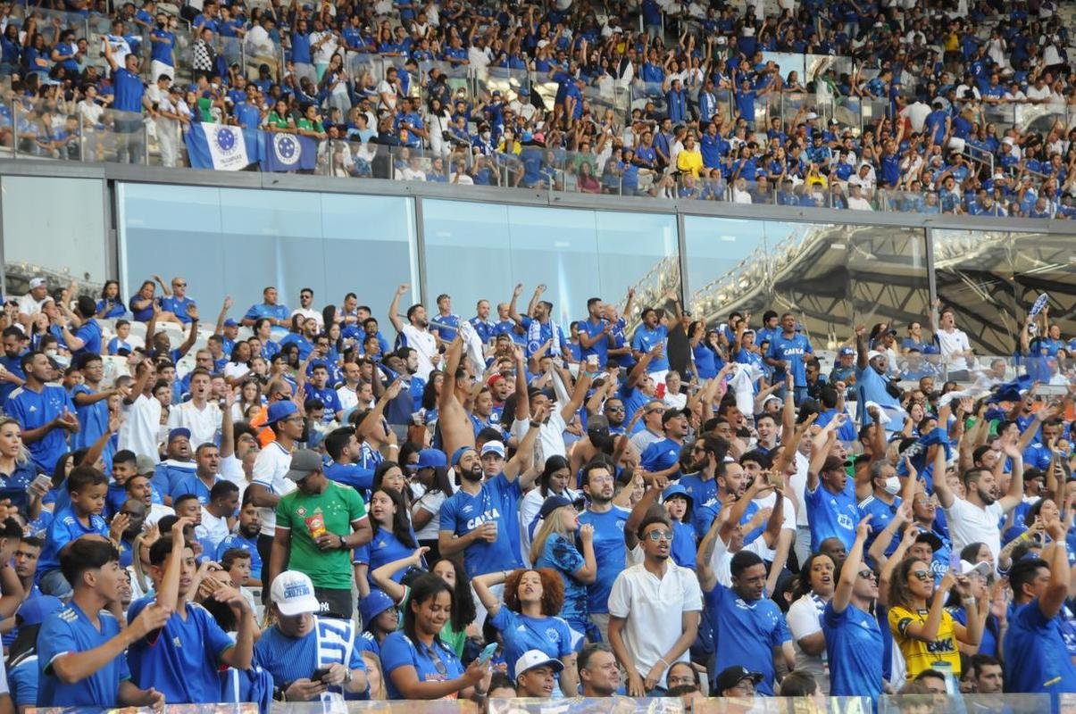 Fotos da torcida do Cruzeiro, no Mineiro, na partida contra a Ponte Preta pela 13 rodada da Srie B do Campeonato Brasileiro. Mineiro recebeu grande pblico mais uma vez