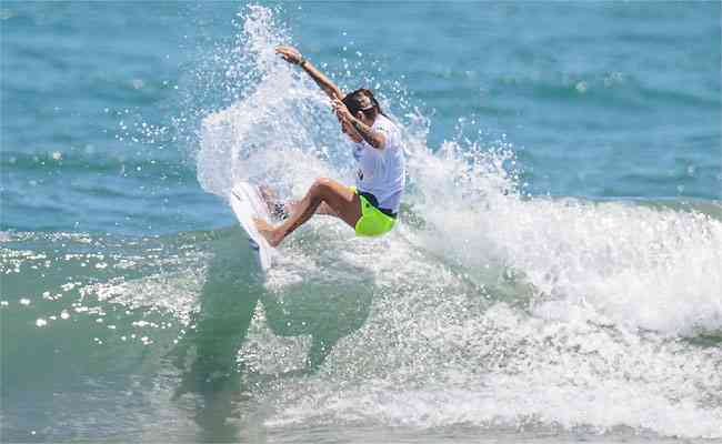 Silvana Lima no passou das quartas de final e comentou sobre preconceito no surfe