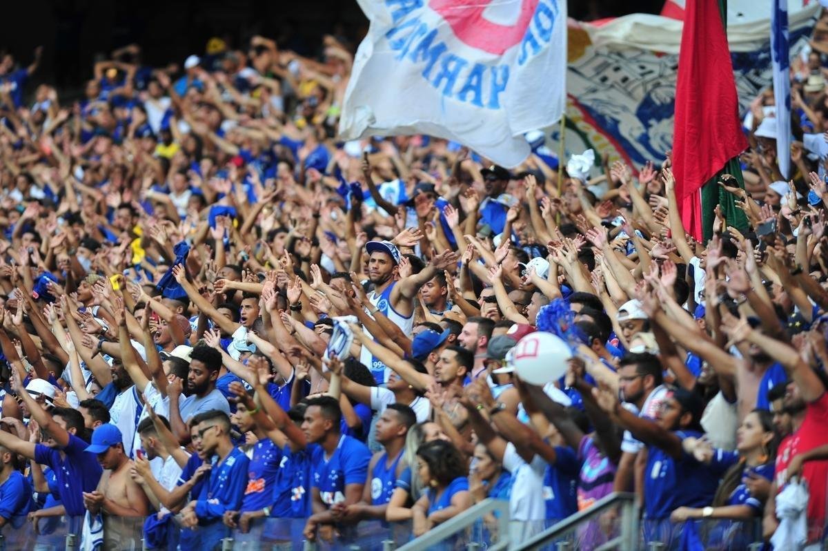 Fotos da torcida cruzeirense na deciso do Campeonato Mineiro, contra o Atltico, no Mineiro