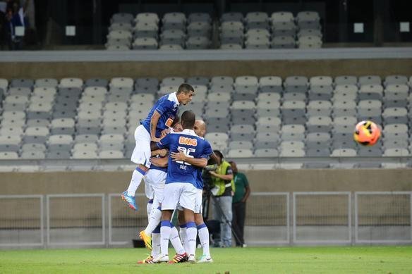 Cruzeiro venceu o Atltico-PR por 1 a 0