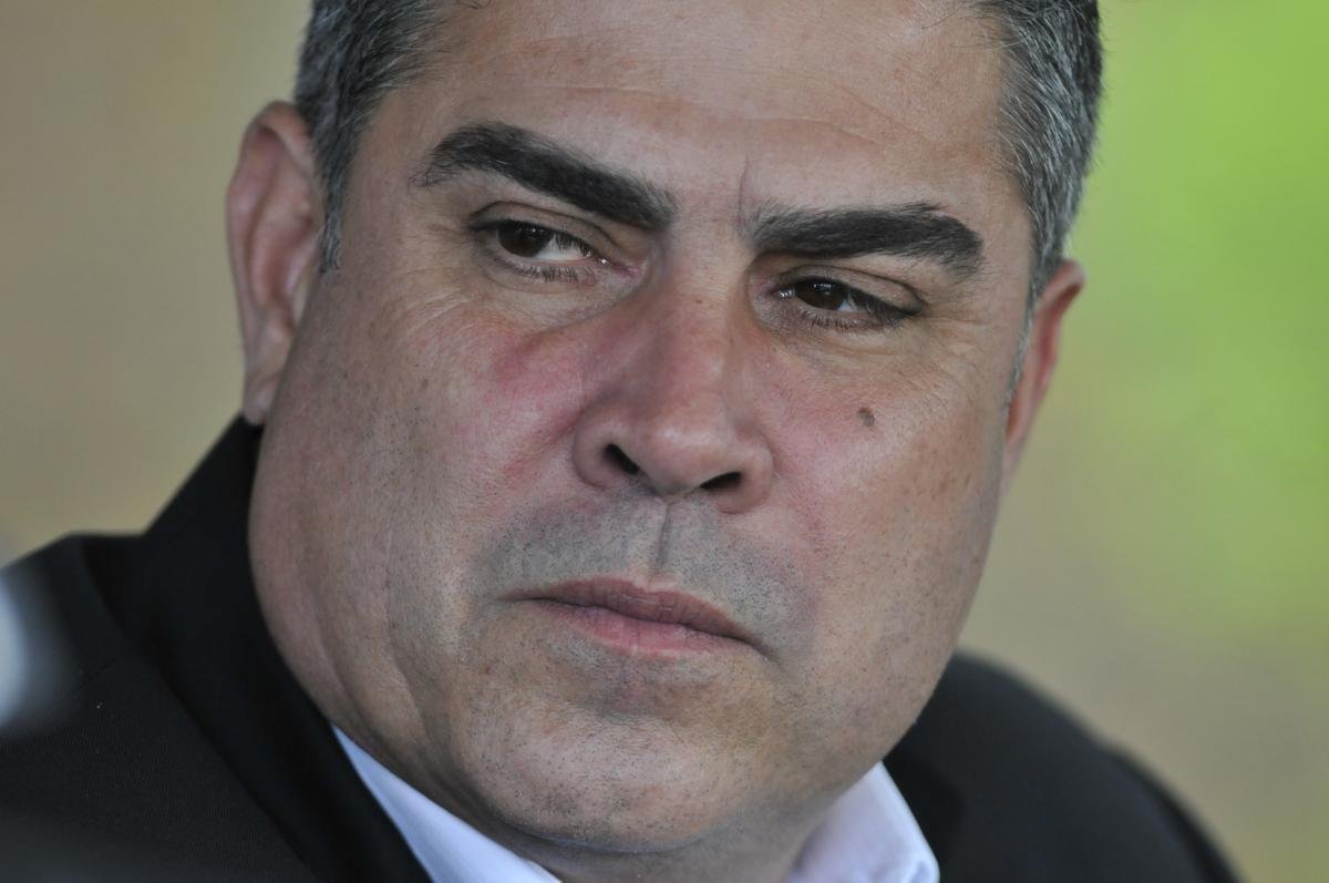 Levir Culpi foi apresentado pela diretoria na Cidade do Galo, enquanto os jogadores treinavam