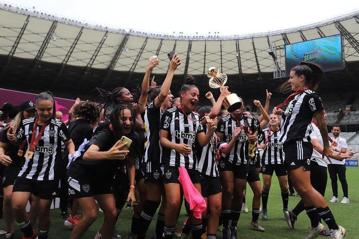 Atltico venceu o Cruzeiro nos pnaltis e conquistou o tricampeonato do Mineiro Feminino