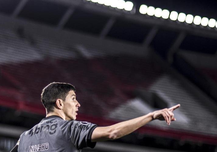 Depois de assistência de Hulk, Nacho marcou o gol do Atlético sobre o River Plate, no Monumental de Núñez, pela Libertadores